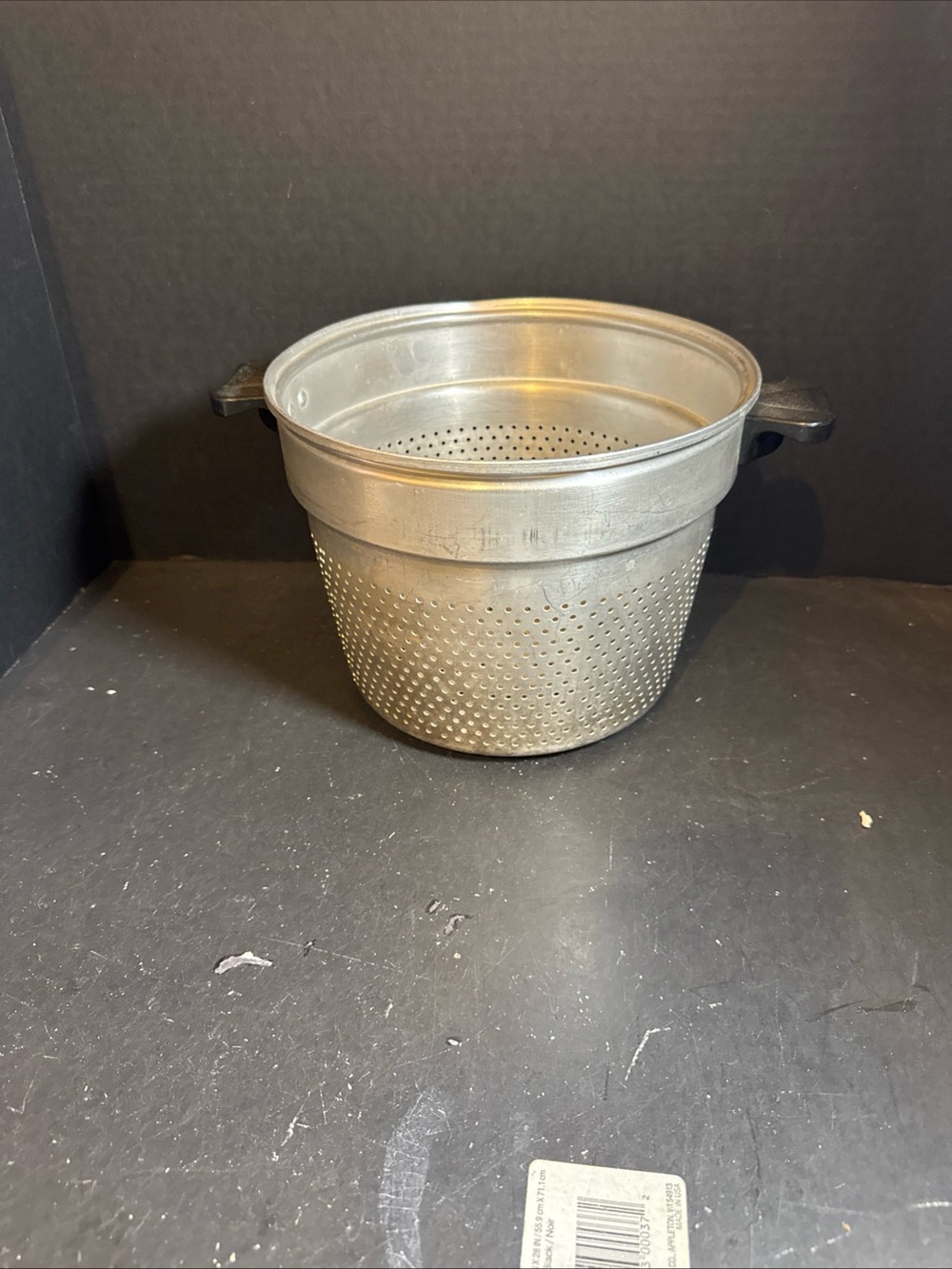 Classic Silver Metal Colander with Black Handles [0431]